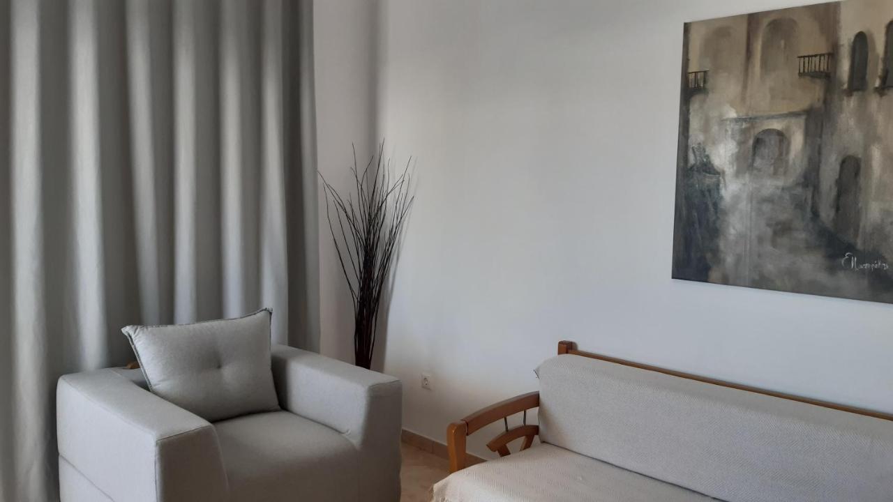 Matilda Milos - Cycladic Living Apartment Triovasalos Luaran gambar