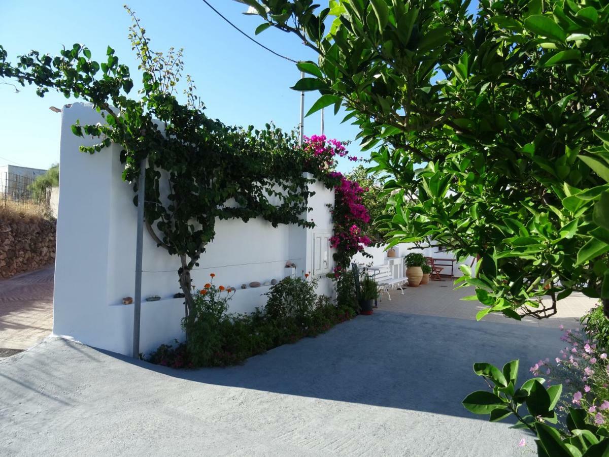 Matilda Milos - Cycladic Living Apartment Triovasalos Luaran gambar